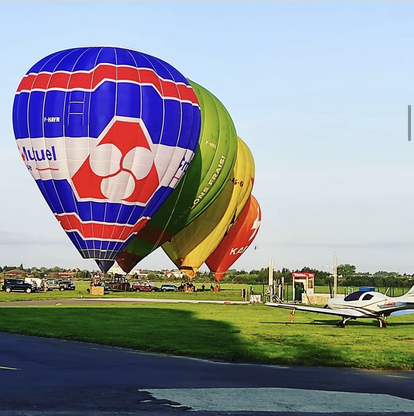 Photo - Hotel Montgolfieres Hot air balloons