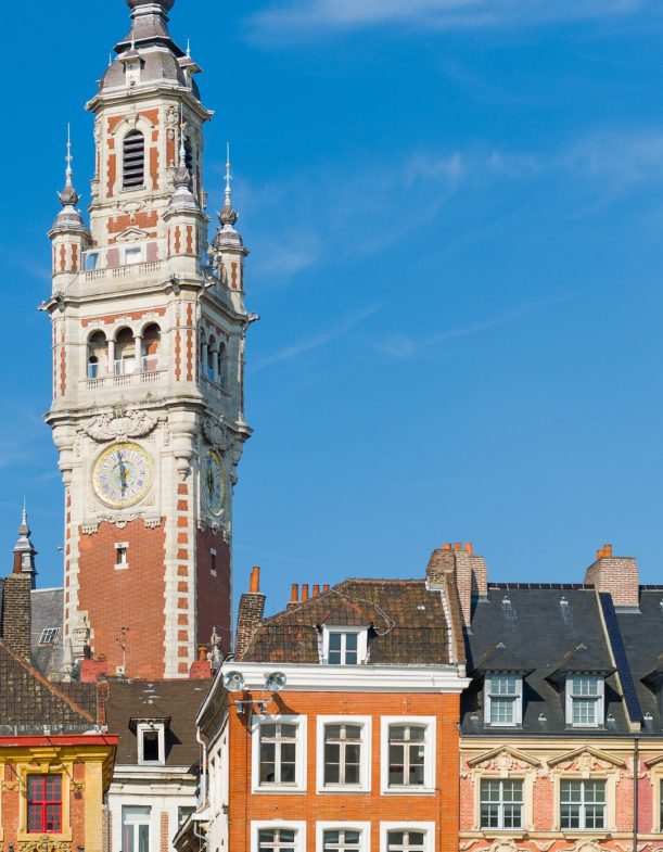 view-on-chamber-of-commerce-in-lille-picture-id180577279